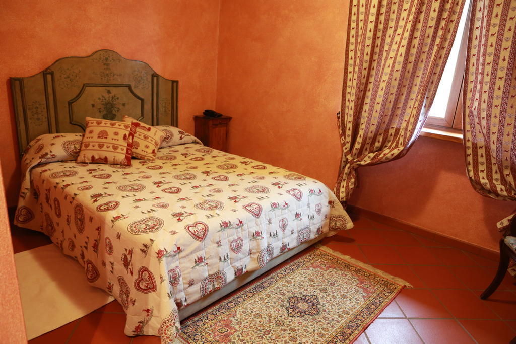 Villa Agriturismo La Virginia Revello Exterior foto